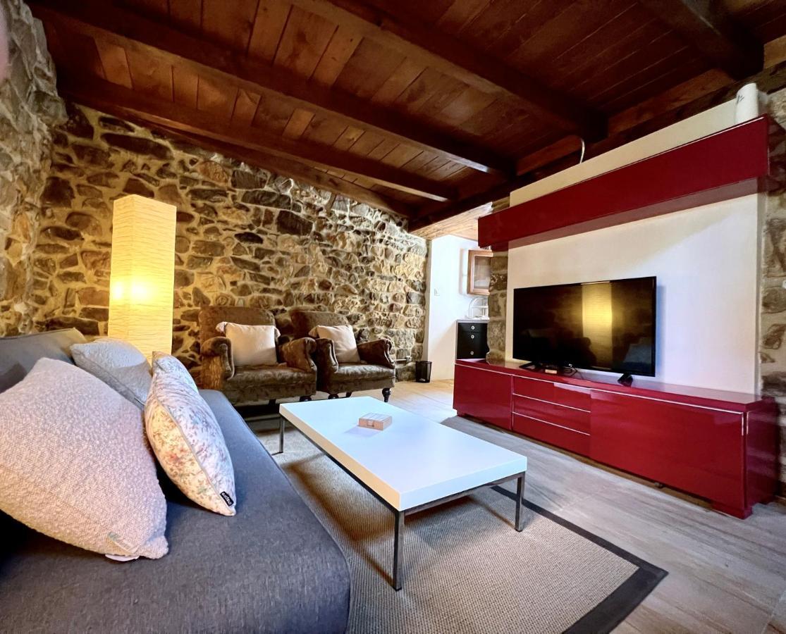 Apartamentos Rurales El Lleron Caso Екстер'єр фото