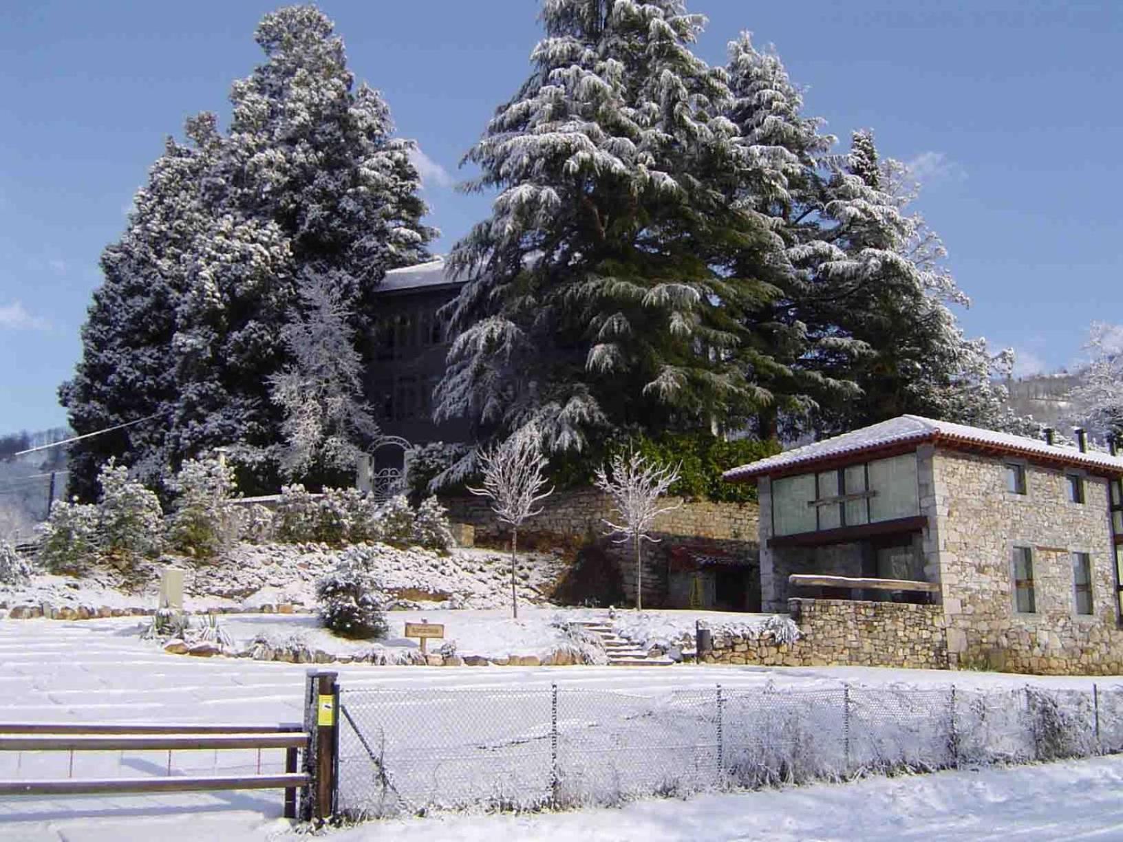 Apartamentos Rurales El Lleron Caso Екстер'єр фото