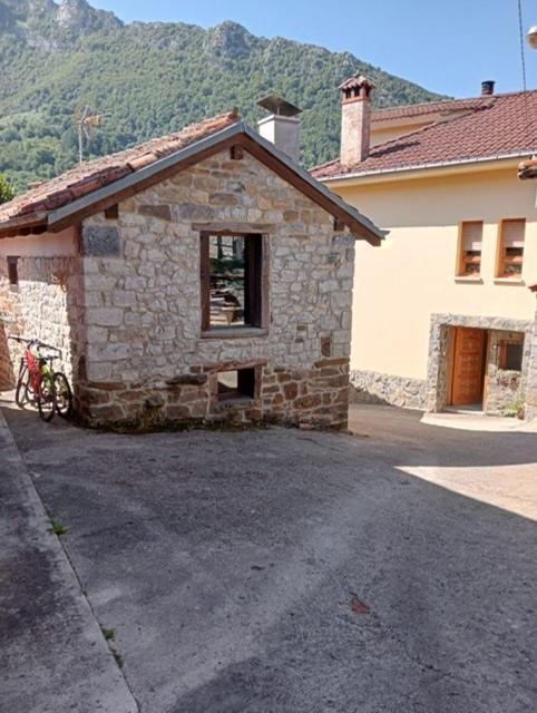 Apartamentos Rurales El Lleron Caso Екстер'єр фото